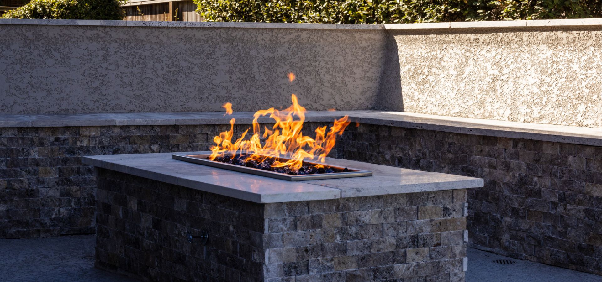 Essential Tips for Picking the Best Outdoor Fireplace for Your Space